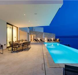 5-Bedroom Villa with heated infinity pool near Omis, Sleeps 10